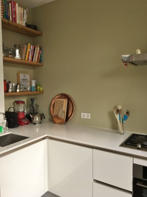 olijfgroene keukenwand